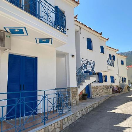 Matina Apartments Tyros Zewnętrze zdjęcie