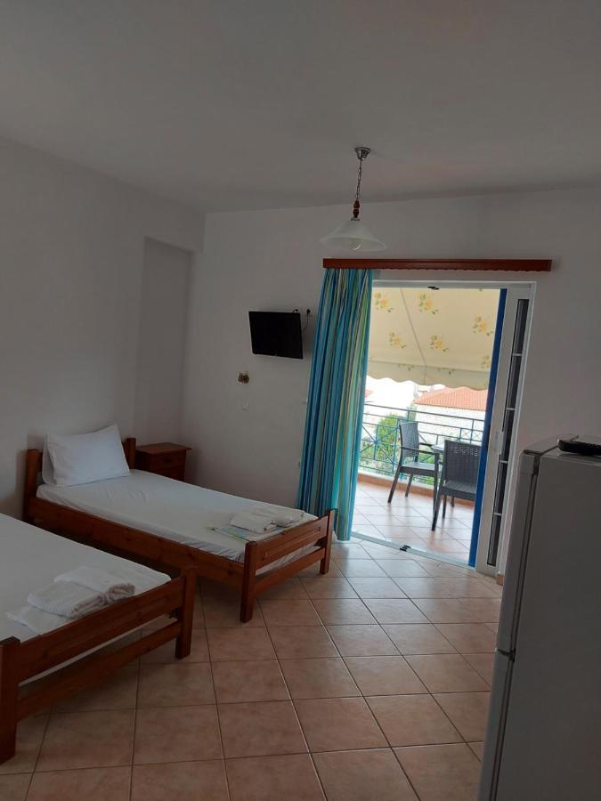 Matina Apartments Tyros Zewnętrze zdjęcie