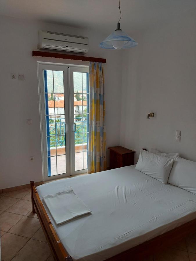 Matina Apartments Tyros Zewnętrze zdjęcie