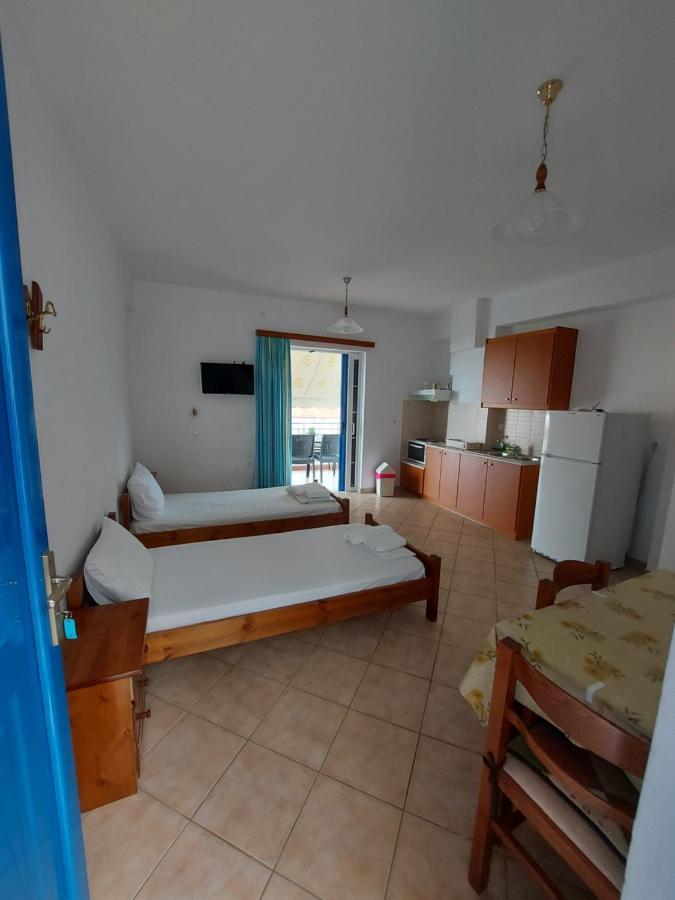 Matina Apartments Tyros Zewnętrze zdjęcie