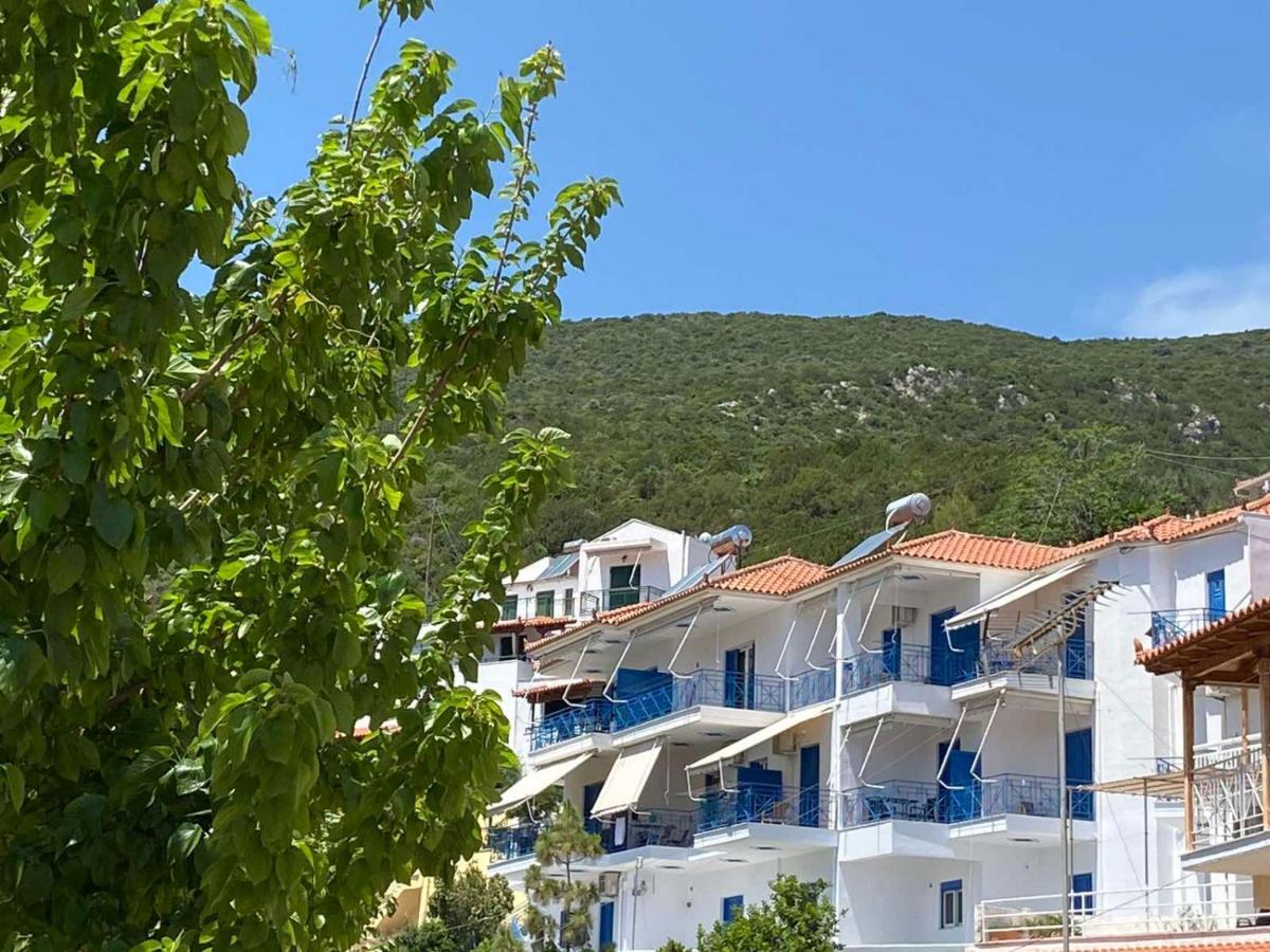 Matina Apartments Tyros Zewnętrze zdjęcie
